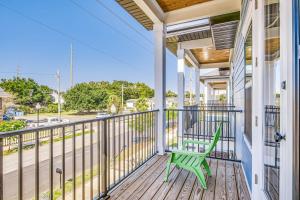 Downtown Sea Escape II