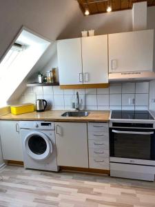 K12A 2 people, 2 bedrooms, fully furnished