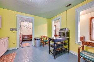 5 Blocks to Dtwn Louisville Colorful Guesthouse