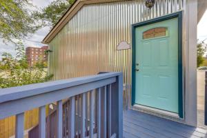 1 Mi to East Market District Fonzi Flat