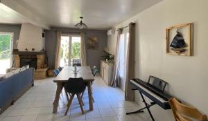 Villa cosy avec piscine au calme entre mer et montagne