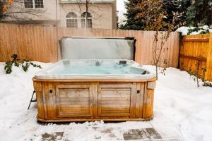 Cottonwood Canyons Basecamp - Ski, Bike, Sauna & Hot Tub Retreat