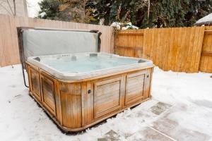 Cottonwood Canyons Basecamp - Ski, Bike, Sauna & Hot Tub Retreat