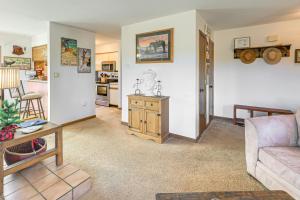 Pagosa Condo with Deck, 4 Mi to Hot Springs and Dtwn