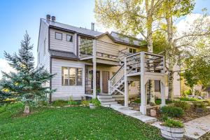 Pagosa Condo with Deck, 4 Mi to Hot Springs and Dtwn