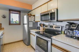 Pagosa Condo with Deck, 4 Mi to Hot Springs and Dtwn