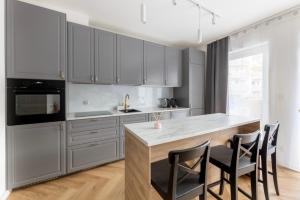 Kościelna Apartment with free parking