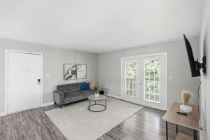 Crest at East Cobb 1828 Peaceful, Roomy 2Bd 2Bt