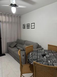 Apto na Enseada 150 metros