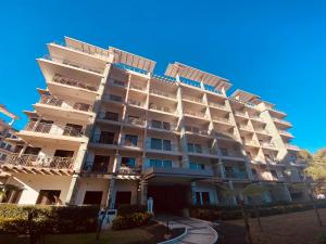 BristleRidge Escape Near John Hay