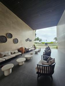 Condominio del faro frente a playa