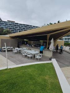 Condominio del faro frente a playa