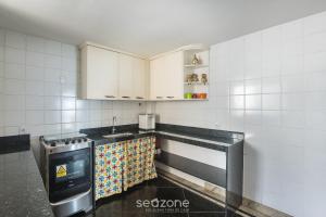 Aptos. em prédio à beira-mar na Praia do Morro - CEAs