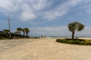 Apto com Varanda e Churrasqueira a 100m da Orla