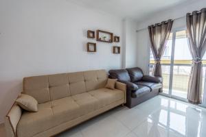 Apto com Varanda e Churrasqueira a 100m da Orla