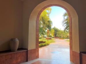 Bay View Grand 2BR Oceanfront Condo D1202