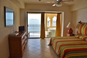 Bay View Grand 2BR Oceanfront Condo D1202