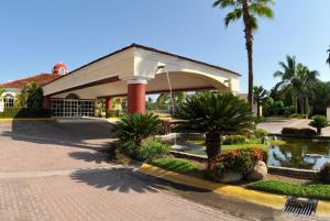 Bay View Grand 2BR Oceanfront Condo D1202