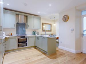 2 Bed in Westward Ho 77590