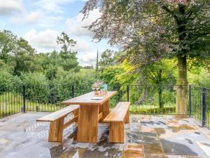 4 bed in Aberporth 79046