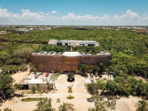 Magnificent 2 BR apartment in 101 park