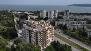 Seaview Apartment in Complex Metalex Garden