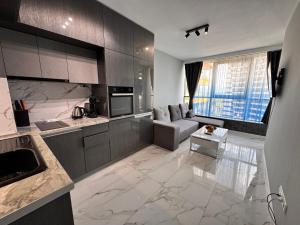 Seaview Apartment in Complex Metalex Garden