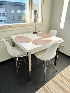 #KONTULA Spacious top-floor apt with free parking