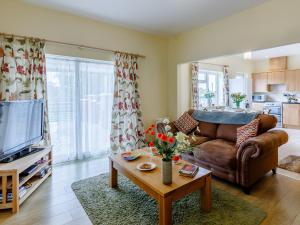 2 Bed in Sidmouth LAMBS