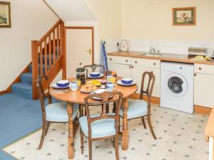2 Bed in Blackwater IC082