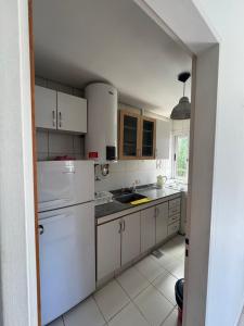 Hermoso depto cercano a hospital austral y usal