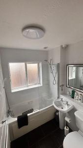 Cardinal Court , Wilton 3BR Beside CUH Hospital