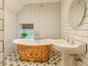 4 Bed in Cromford 82198