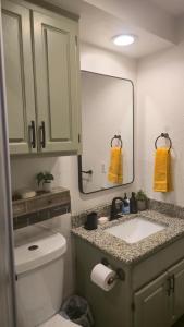 Cozy Comfy and Peaceful Oasis Getaway with Porch