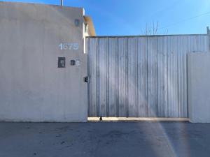 Apartment with garage, for 4 people, 3 blocks from the Hospital