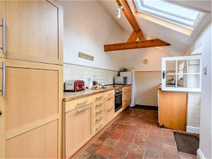 2 Bed in Field Dalling KT007