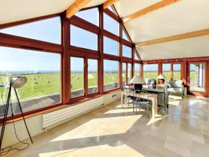 3 Bed in Marloes 52794