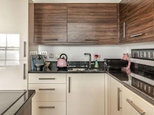 2 Bed in Tenby FB110