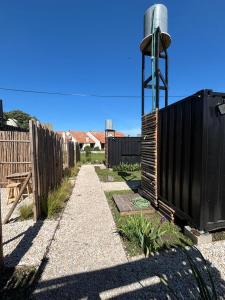 Apart Containers, Acantilados
