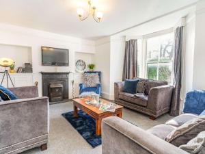 3 Bed in Tenby 86625