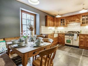 3 Bed in Tenby 86625