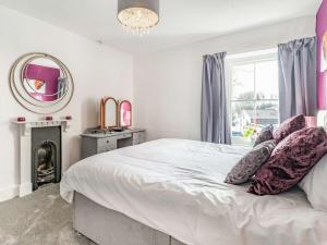 3 Bed in Tenby 86625