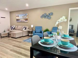 Bright 2BR Apt in Cape Coral Near Caloosahatchee River