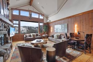 Timber Lodge at the Oaks