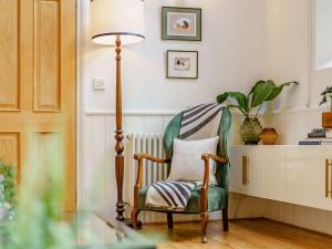 4 Bed in Whitwell 87435