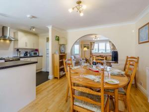2 bed in Totland Bay IC003