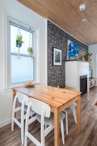 Artistic Picton getaway