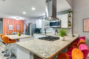 9 Mi to Legoland Family Gem with Games Galore!