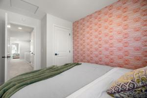 Brand New Cozy2BR House NW Calgary DT Banff Sleep4