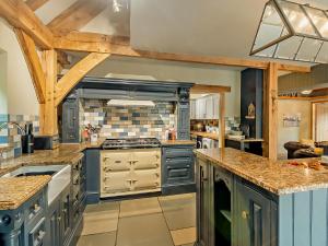 6 Bed in Kings Lynn 90964